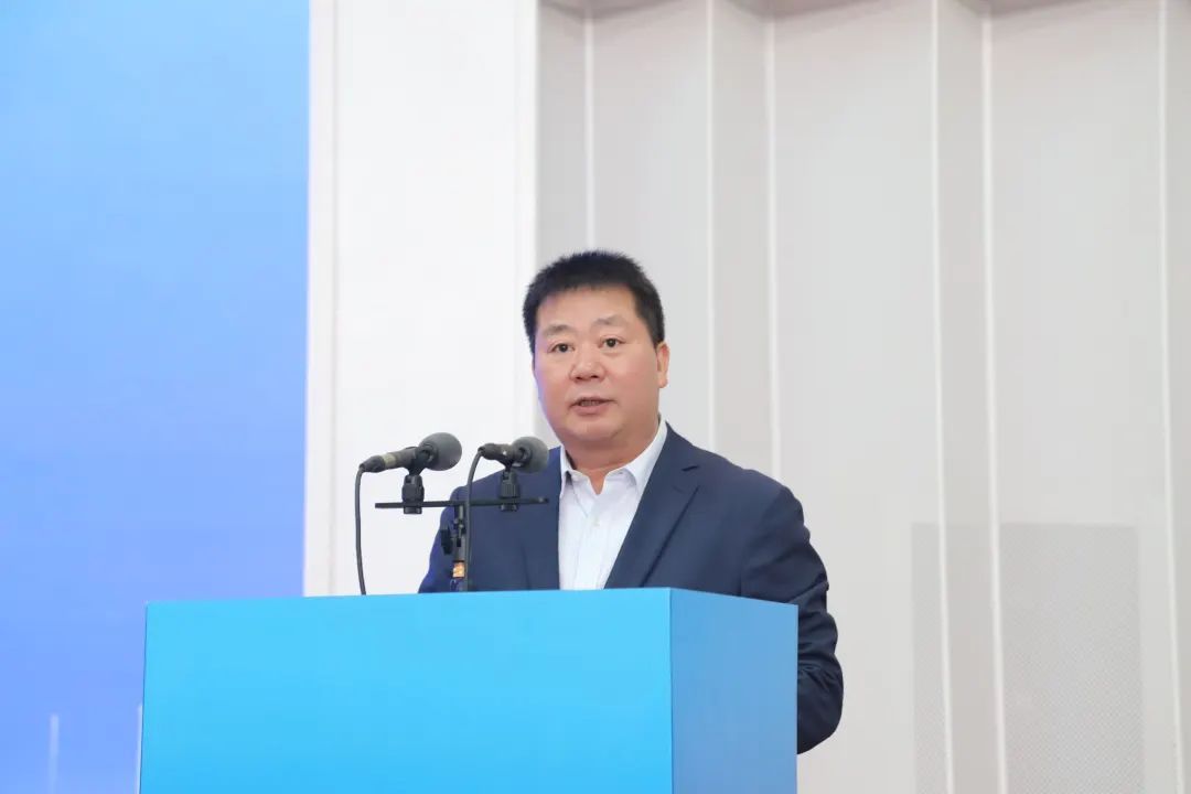 3月2日,由省商务厅(省自贸办)、人民银行长沙中心支行(国家外汇管理局湖南省分局)主办,省市各金融机构协办的“金融机构进自贸”活动,走进岳阳自贸片区。省自贸办专职副主任廖光辉,市人民政府副市长、党组成员魏淑萍出席并讲话。 3月2日,由省商务厅(省自贸办)、人民银行长沙中心支行(国家外汇管理局湖南省分局)主办,省市各金融机构协办的“金融机构进自贸”活动,走进岳阳自贸片区。省自贸办专职副主任廖光辉,市人民政府副市长、党组成员魏淑萍出席并讲话。